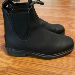 Blundstone women’s black dress Chelsea boot size 8